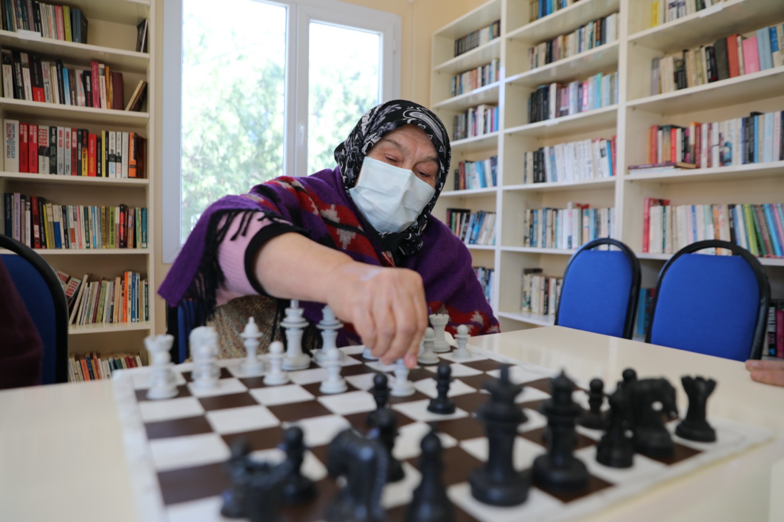 Seferihisar Belediyesi’nden Alzheimer’ı mat edecek proje: “Satranç Oyna Alzheimer Olma”