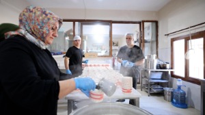 250 vatandaşa her gün sıcak yemek