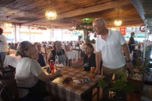Başkan Vekili Fuat Gümüş Sığacık esnafını dinledi