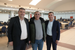 Başkan Yetişkin belediye çalışanlarının yeni yılını kutladı