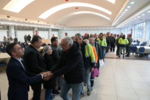 Başkan Yetişkin belediye çalışanlarının yeni yılını kutladı