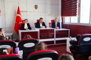 Başkan Yetişkin: Oyuncakları çocuklara kendi ellerimle dağıtacağım”