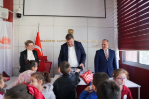 Başkan Yetişkin: Oyuncakları çocuklara kendi ellerimle dağıtacağım”