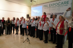 Seferihisar Belediyesi 3. Yaş Üniversitesi, PAL Expocare Fuarı’nda büyük ilgi gördü