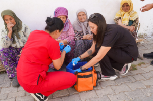 Seferihisar Belediyesi sağlık hizmetini köylere taşıyor