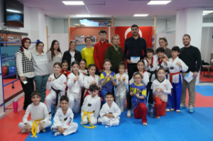 Seferihisar Belediyesi Taekwondo sporcularına Türkiye Şampiyonası öncesi "Psikolojik Destek”