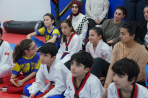 Seferihisar Belediyesi Taekwondo sporcularına Türkiye Şampiyonası öncesi "Psikolojik Destek”