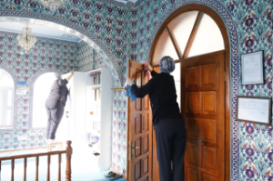 Seferihisar Belediyesi’nden Ramazan öncesi ibadethanelerde kapsamlı temizlik seferberliği