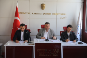 Seferihisar yolları bir yıl içinde bitiyor