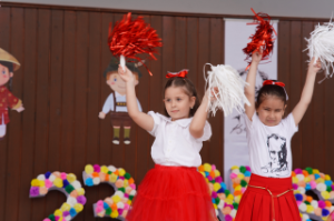 Seferihisar’da 23 Nisan coşkusu; Yarınların ışığı çocuklar sahnedeydi
