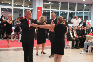 Seferihisar’da 29 Ekim Cumhuriyet Balosu’nda coşku dolu gece