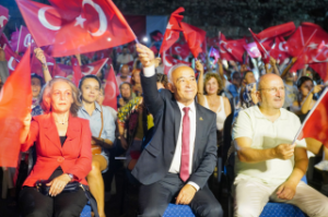 Seferihisar’da 30 Ağustos coşkusu Kaleiçi’ne sığmadı