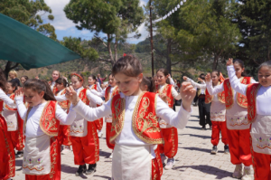 Seferihisar’da bahar üç koldan geldi: "Hıdırellez Coşkusu” ilçeyi sardı