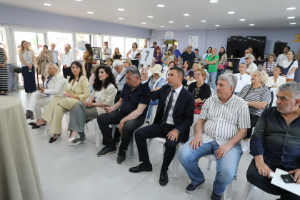 Seferihisar’da "Bir Çınar Bin Umut” Etkinliği: Üçüncü Yaş Üniversitesi dönem sonu coşkuyla kutlandı