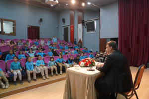 Seferihisar’da miniklerden anlamlı ziyaret: Başkan Yetişkin öğrencilerle buluştu