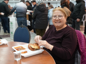 Seferihisar’da Ramazan dayanışması ilk iftarla başladı