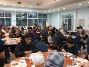 Seferihisar’da Ramazan dayanışması ilk iftarla başladı
