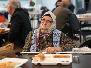 Seferihisar’da Ramazan dayanışması ilk iftarla başladı