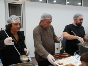 Seferihisar’da Ramazan dayanışması ilk iftarla başladı
