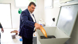Seferihisar’da sıfır atıkla mama üretimi başladı