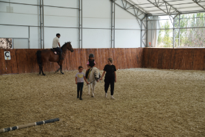 Seferihisar’dan milli takıma: Pony biniciliğinin yeni merkezi Turgut köyünde kuruldu