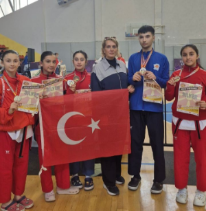 Seferihisar’ın "Altın Çocukları” Avrupa yolunda kürsüyü bırakmıyor