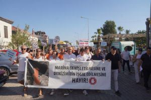 Sığacık’tan güçlü mesaj: "Deniz bizim, Sığacık hepimizin”