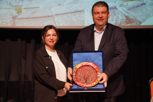Türkiye’nin "Turizm Elçileri” Seferihisar’da buluştu; İzmir Rehberler Odası’ndan 45 Kişilik Rehber Grubuna İon Rotası ve Kültür Rotaları Eğitimi