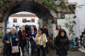 Türkiye’nin "Turizm Elçileri” Seferihisar’da buluştu; İzmir Rehberler Odası’ndan 45 Kişilik Rehber Grubuna İon Rotası ve Kültür Rotaları Eğitimi