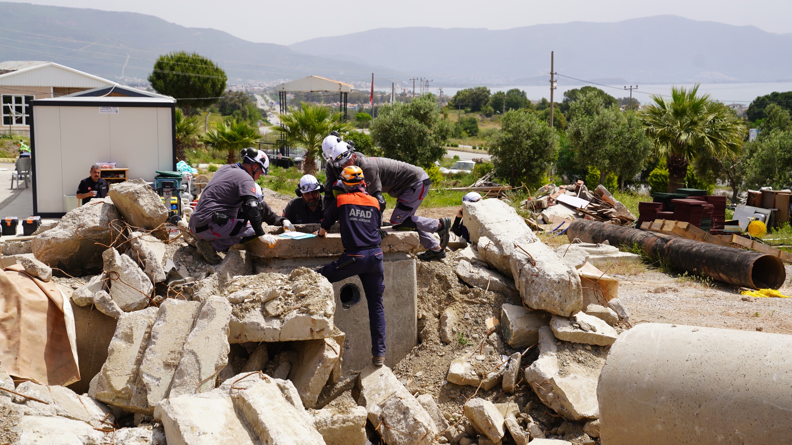 Seferihisar Belediyesi Arama Kurtarma Ekibi AFAD Akreditasyon Sınavı’nı geçti