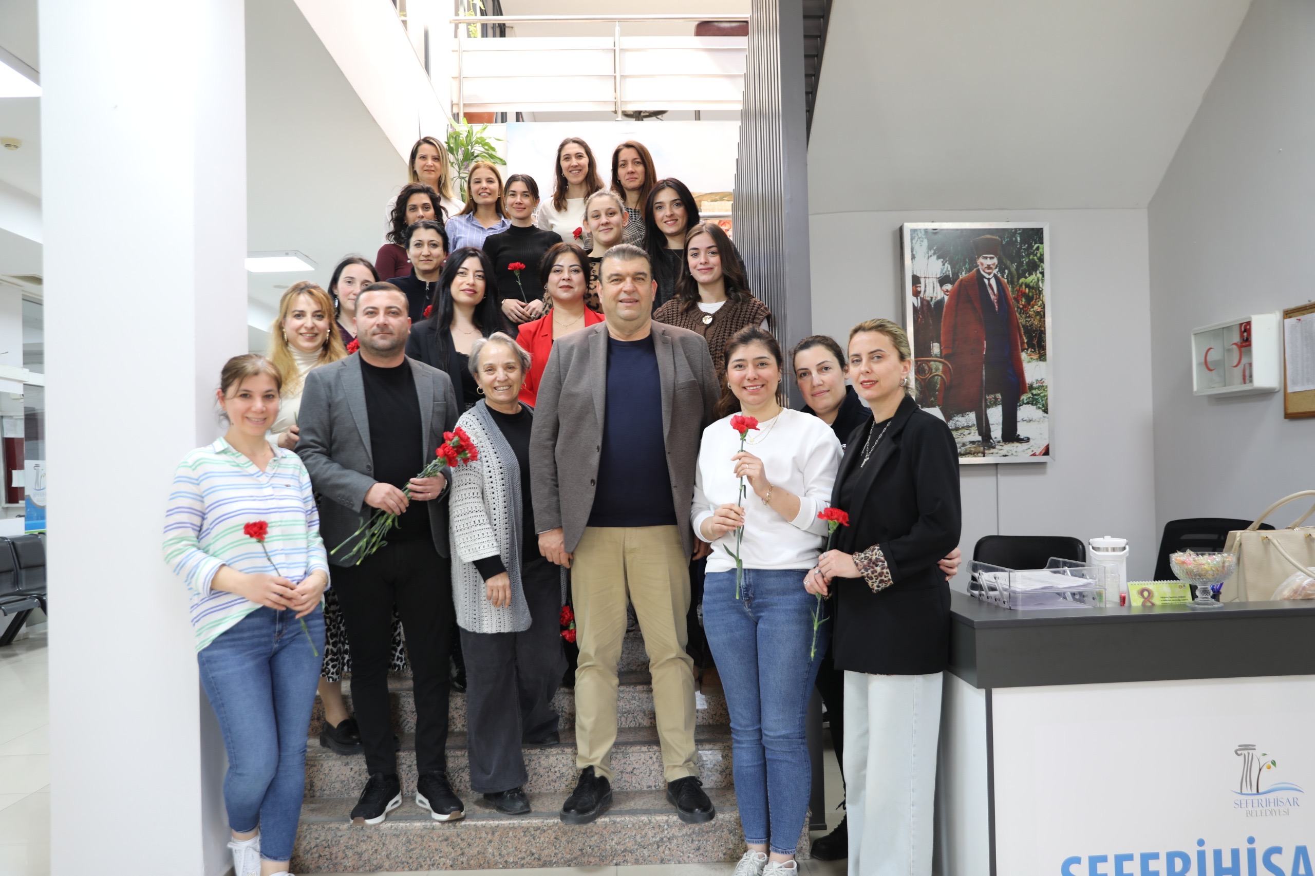 Başkan Yetişkin’den kadın mesai arkadaşlarına müjde
