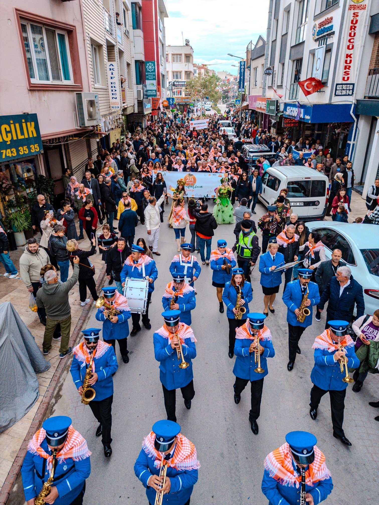 Seferihisar 24. kez turuncuya boyandı